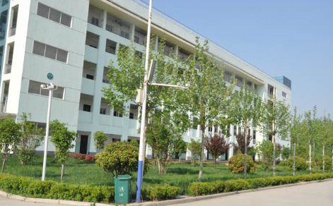 濮阳市第六技工学校